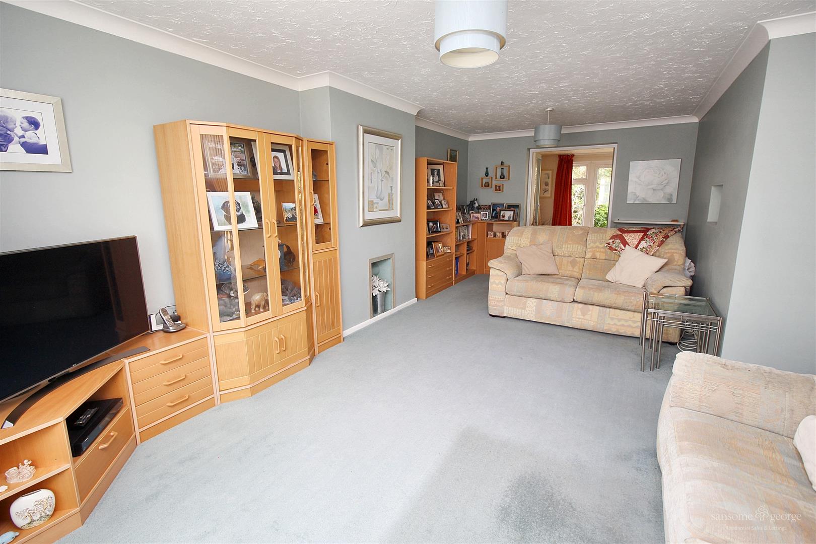 4 bed property in Warborough Avenue, Reading